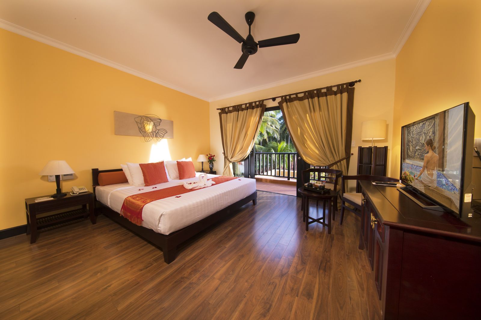 НОМЕР ДЕЛЮКС С ВИДОМ НА САД